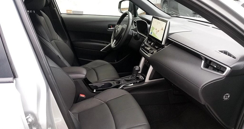 Toyota Corolla Cross cena 175900 przebieg: 3369, rok produkcji 2022 z Tychy małe 211